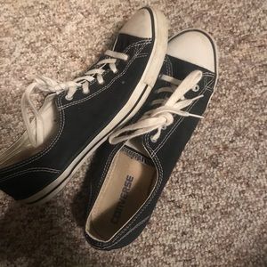 Black converse low tops